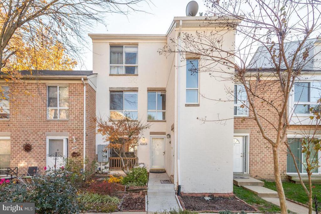 7487 Broken Staff-Unit -A in Columbia, MD - Building Photo