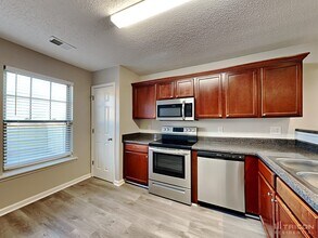 301 Lauren Dr in Fairburn, GA - Building Photo - Building Photo