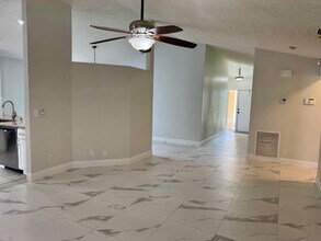 1255 Waterway Cove Dr in Wellington, FL - Building Photo - Building Photo