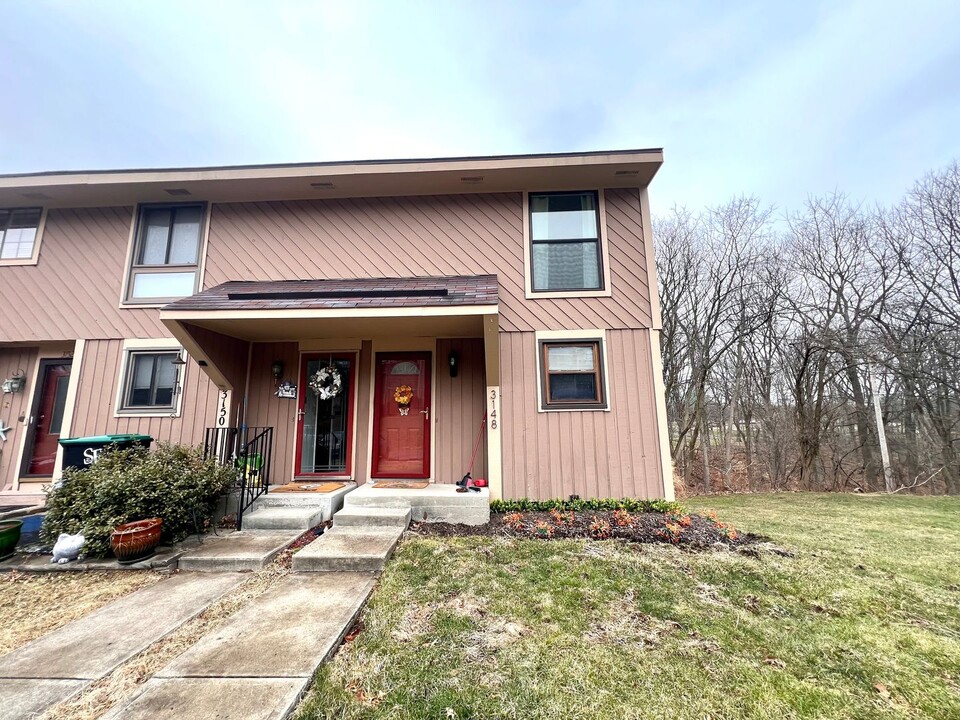 3148 Laurel Ridge Cir in Bridgeville, PA - Building Photo