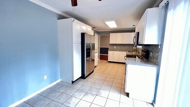 37 Rockfern Ct in The Woodlands, TX - Building Photo - Building Photo