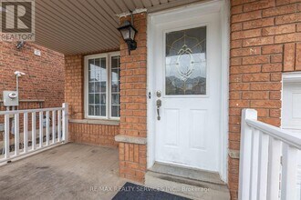 23 Four Seasons Cir in Brampton, ON - Building Photo - Building Photo
