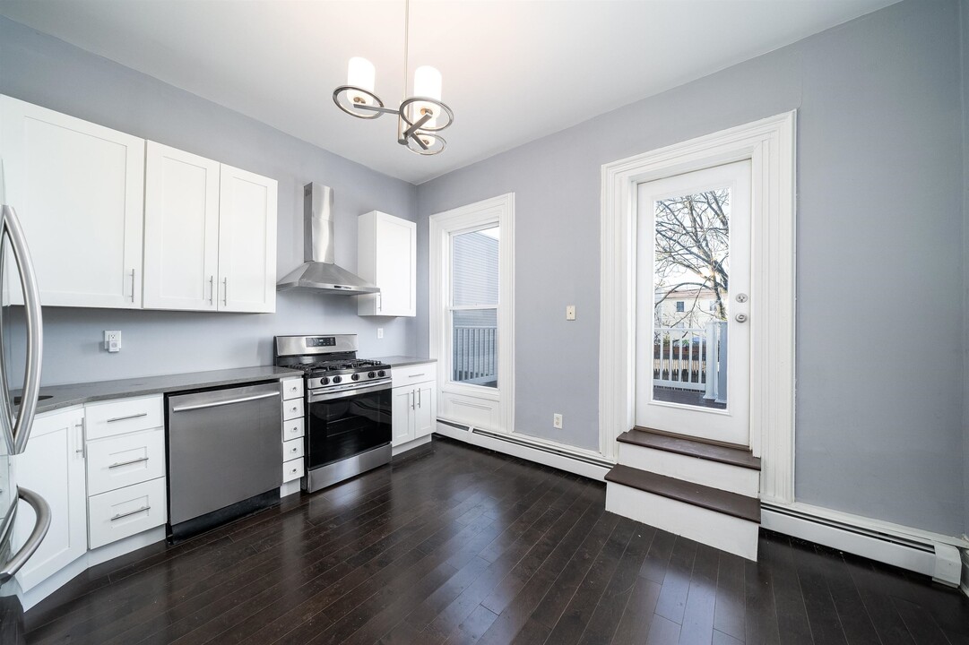 1300-2 Summit Ave in Jersey City, NJ - Foto de edificio