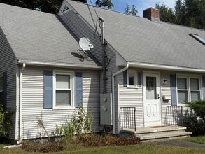 211 Spencer St in Naugatuck, CT - Building Photo - Building Photo