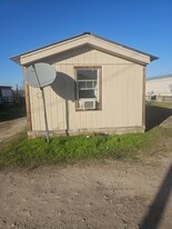 1801 S Business 45 in Corsicana, TX - Building Photo