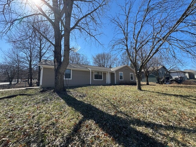 12 SE 190 Rd in Warrensburg, MO - Building Photo - Building Photo