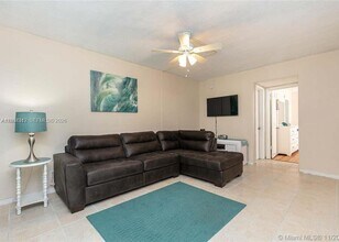 581 Blue Heron Dr in Hallandale Beach, FL - Building Photo - Building Photo