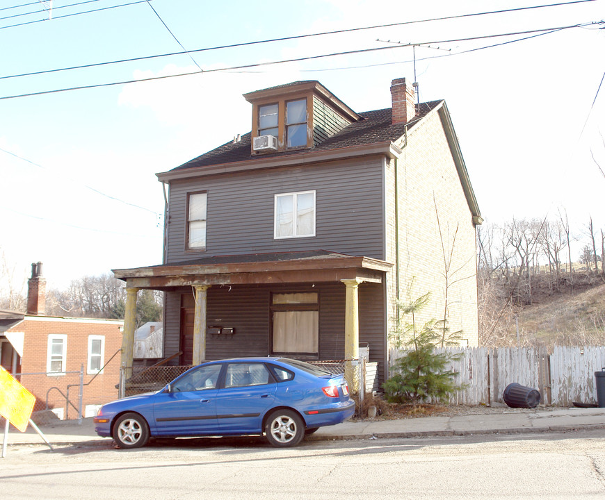 2647 S 18th St in Pittsburgh, PA - Building Photo