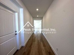 8016 Pentro Wy in Roseville, CA - Building Photo - Building Photo