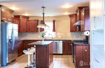 188 Loring Ave in Edison, NJ - Building Photo - Building Photo