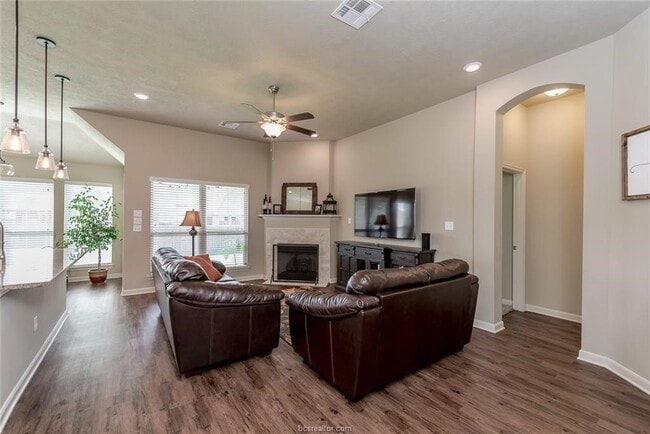 4145 Shallow Creek Loop in College Station, TX - Building Photo - Building Photo