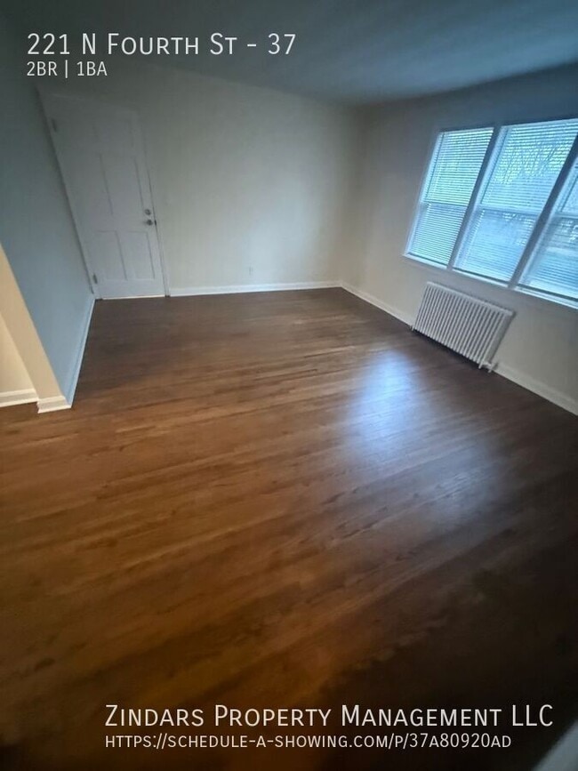 221 N 4th St in Hoopeston, IL - Building Photo - Building Photo