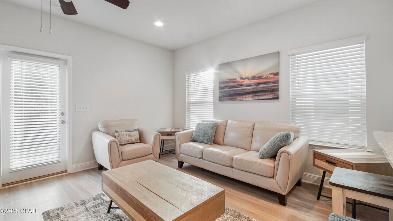 7672 Shadow Lake Dr in Panama City Beach, FL - Building Photo