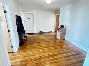 1678 Commonwealth Ave, Unit 2 in Boston, MA - Building Photo - Building Photo