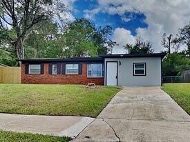 877 Pinemeadow Cove in Jacksonville, FL - Building Photo