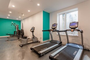 Marina Court in Mamaroneck, NY - Building Photo