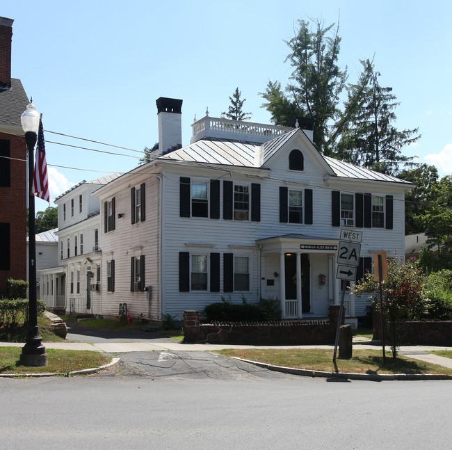 Morgan Allen House in Greenfield, MA - Foto de edificio - Building Photo