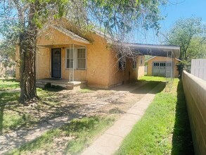 111 S Avenue F in Portales, NM - Building Photo - Building Photo