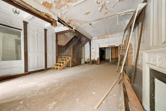 872 Park Pl in Brooklyn, NY - Building Photo - Interior Photo