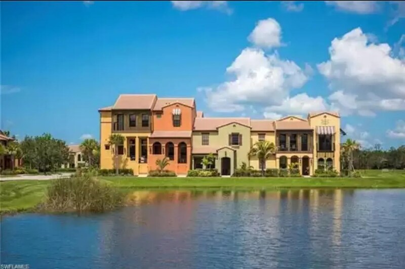 11711 Izarra Way in Ft. Myers, FL - Building Photo