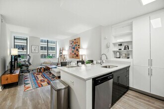 10 Hanover Square in New York, NY - Foto de edificio - Building Photo