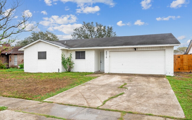 4014 Richwood Cir in Corpus Christi, TX - Foto de edificio - Building Photo