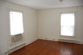 112 Houston St-Unit -Apt. D in Lexington, VA - Building Photo - Building Photo