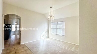 129 Snowflake Dr in Round Rock, TX - Building Photo - Building Photo