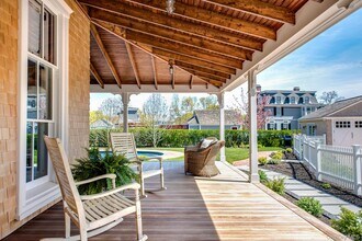 106 Old Depot Rd in Quogue, NY - Building Photo - Building Photo