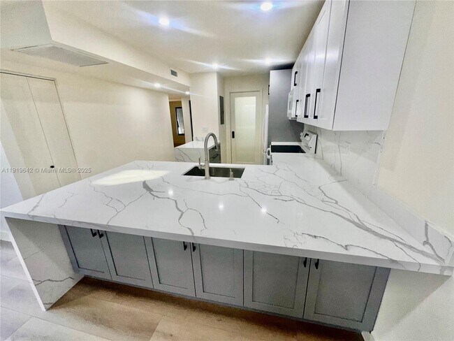 11279 NW 15th Ct in Pembroke Pines, FL - Building Photo - Building Photo