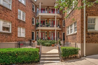 Elmhardt Apartments in Birmingham, AL - Building Photo - Interior Photo