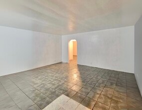 865 N Glassell St in Orange, CA - Building Photo - Building Photo
