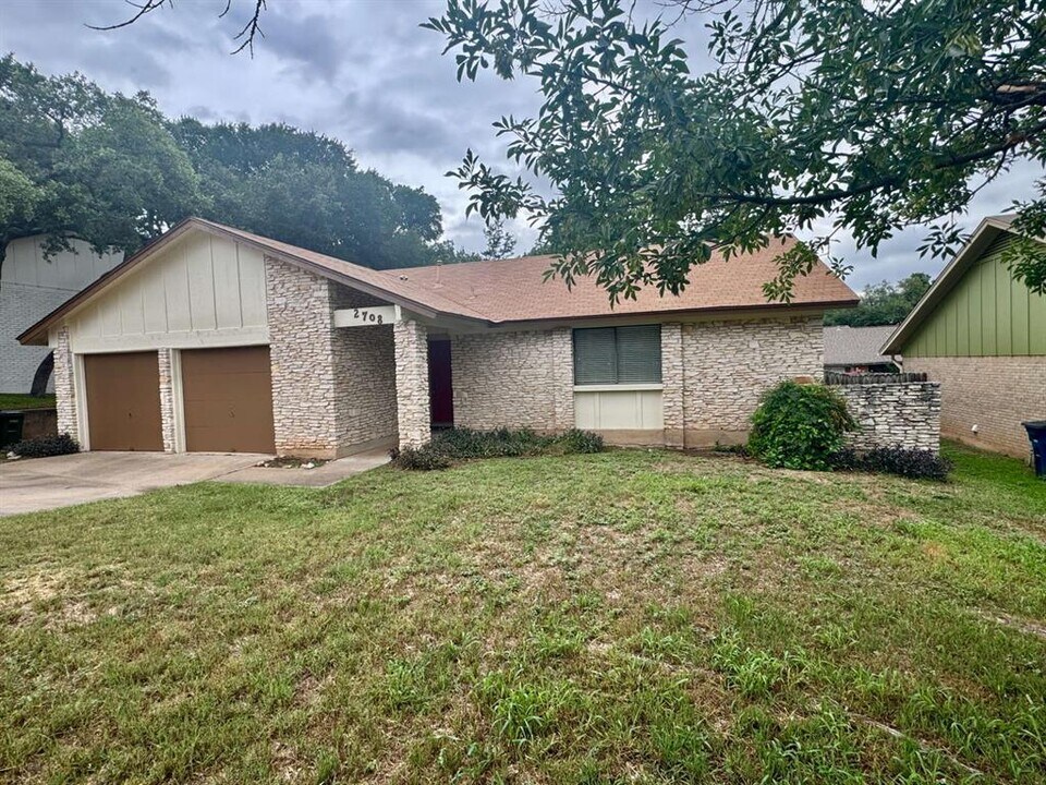 2708 Charlesworth Dr in Austin, TX - Foto de edificio