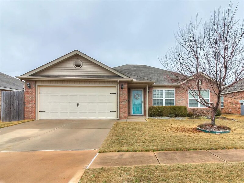 2536 Canyon Creek Dr in Yukon, OK - Building Photo
