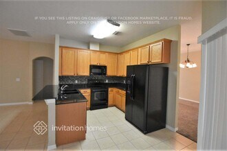 19319 Sandy Springs Cir in Lutz, FL - Foto de edificio - Building Photo