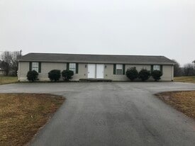723 Pleasant Valley Rd in Seymour, TN - Building Photo