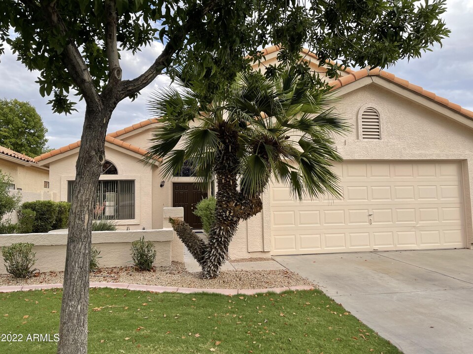 10913 W Poinsettia Dr in Avondale, AZ - Building Photo