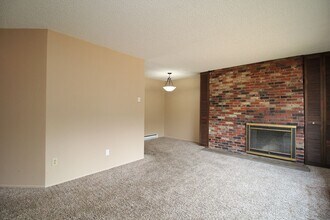 2642-2642 SE 125th Ave in Portland, OR - Building Photo - Building Photo