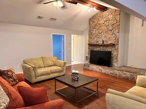 4294 Tanglewilde Dr S in Jacksonville, FL - Foto de edificio - Building Photo