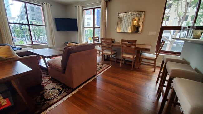 1150 J St, Unit Unit 217 in San Diego, CA - Building Photo - Building Photo