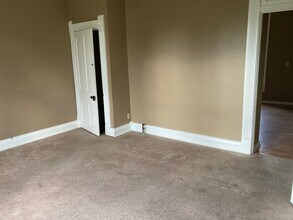 138 N Madison Rd-Unit -B in London, OH - Building Photo - Building Photo