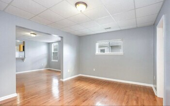 4002 Oakford Ave in Baltimore, MD - Foto de edificio - Building Photo