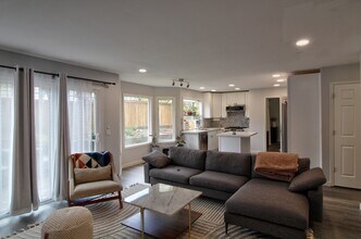 940 223rd Pl NE in Sammamish, WA - Building Photo - Building Photo