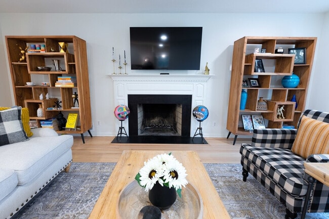 16116 Ringer Rd, Unit FL3-ID1369956P in Wayzata, MN - Building Photo - Building Photo