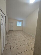 1661 SE 28th St in Homestead, FL - Foto de edificio - Building Photo