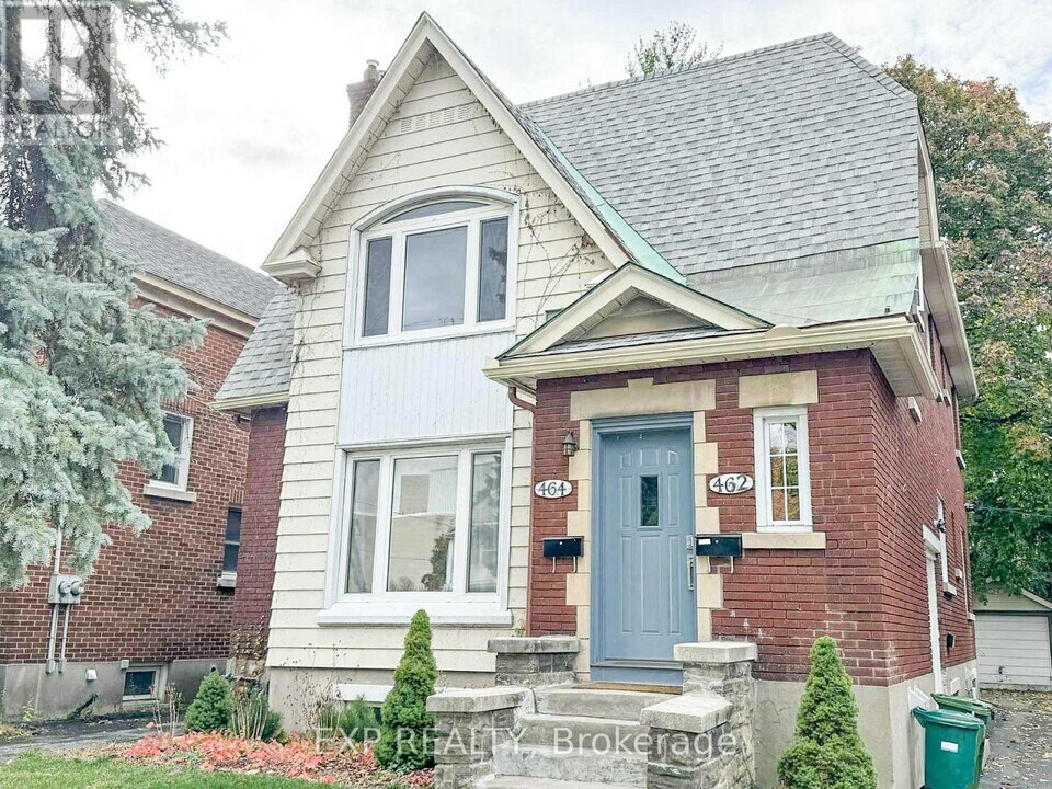 464 Holland Ave in Ottawa, ON - Building Photo