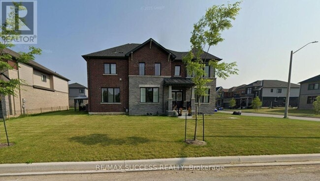 75 Lavender Rd in Thorold, ON - Building Photo - Building Photo