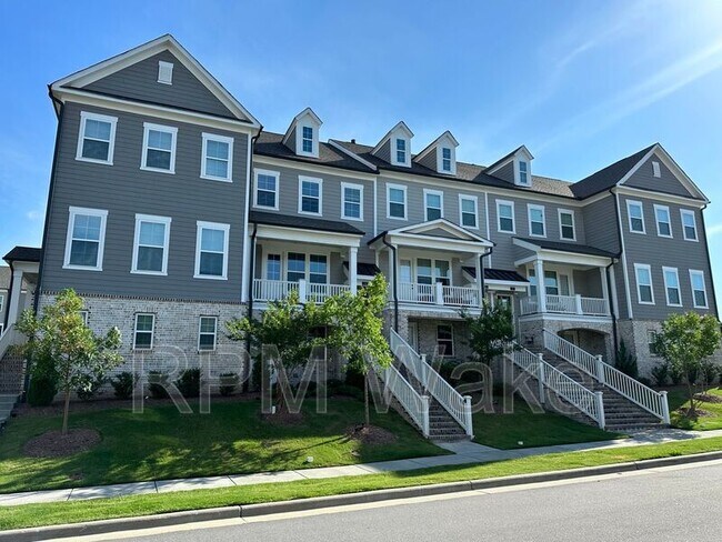property at 130 Mazarin Ln