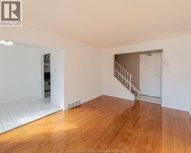 1900 Columbia Ct in Windsor, ON - Building Photo - Building Photo