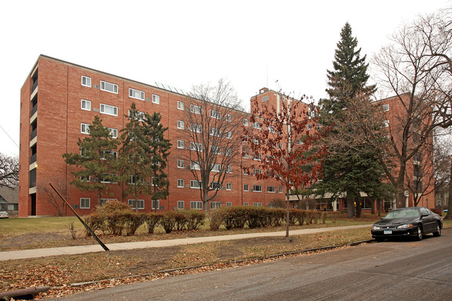 Neill Apartments in St. Paul, MN - Building Photo - Building Photo